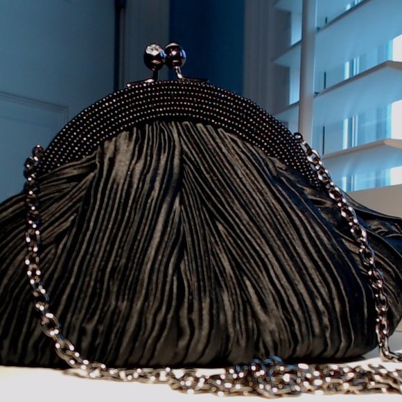 Franchi Pleated Satin rhinestone clasp chain strap evening bag - Picture 1 of 13